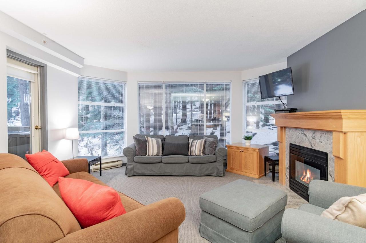 Woodrun By Outpost Whistler Villa Exterior photo