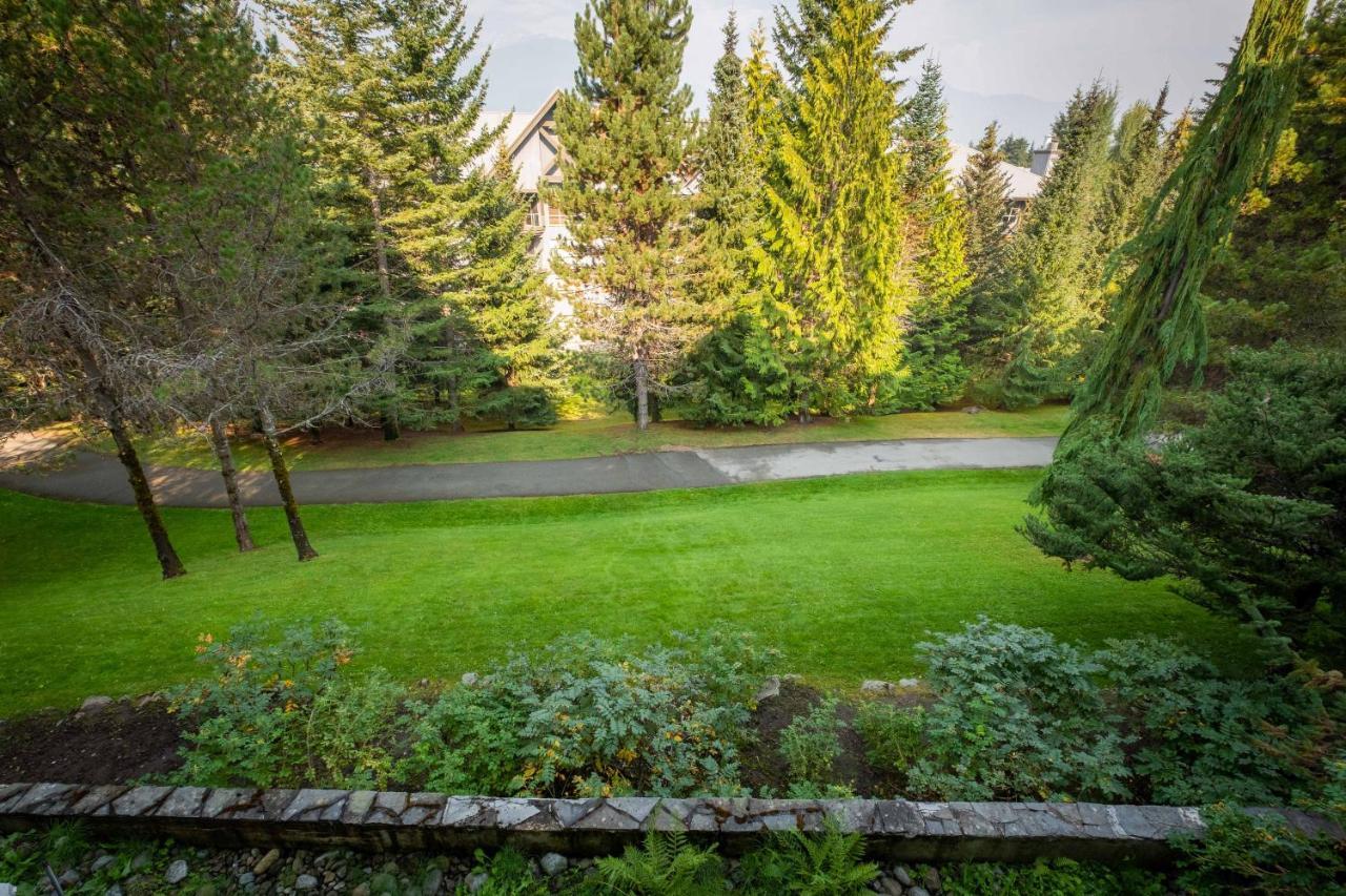 Woodrun By Outpost Whistler Villa Exterior photo