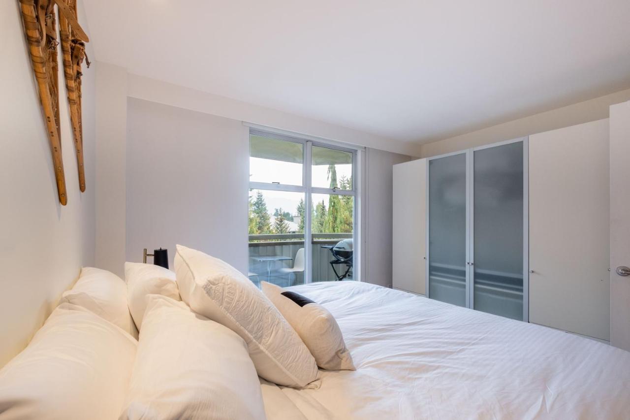 Woodrun By Outpost Whistler Villa Exterior photo