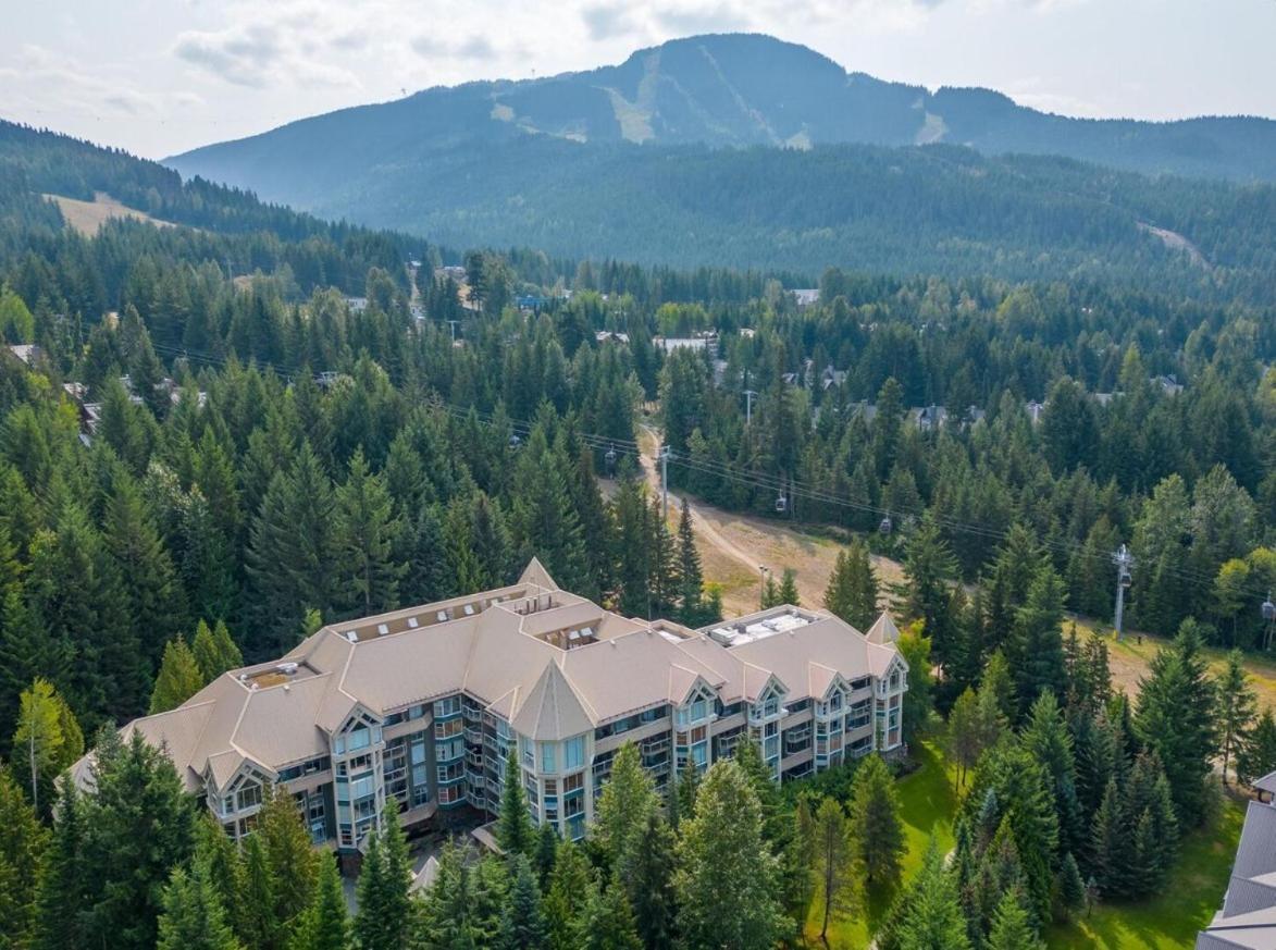 Woodrun By Outpost Whistler Villa Exterior photo