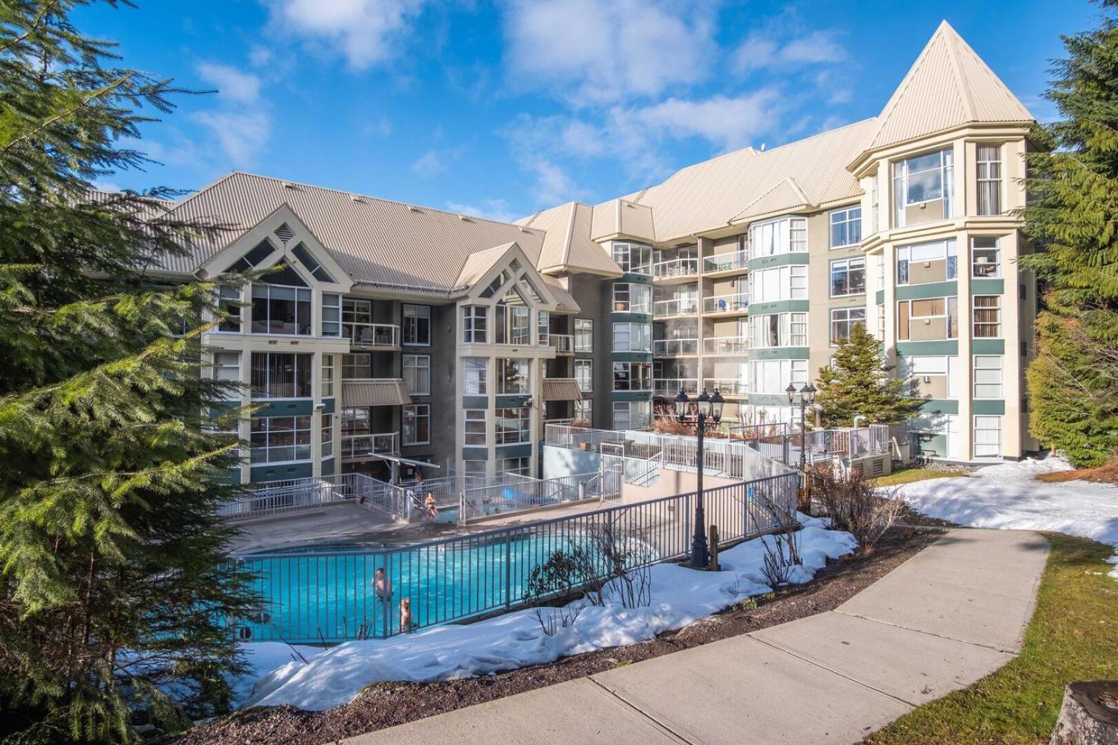 Woodrun By Outpost Whistler Villa Exterior photo
