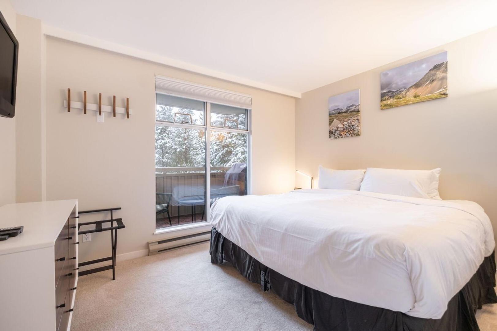 Woodrun By Outpost Whistler Villa Exterior photo