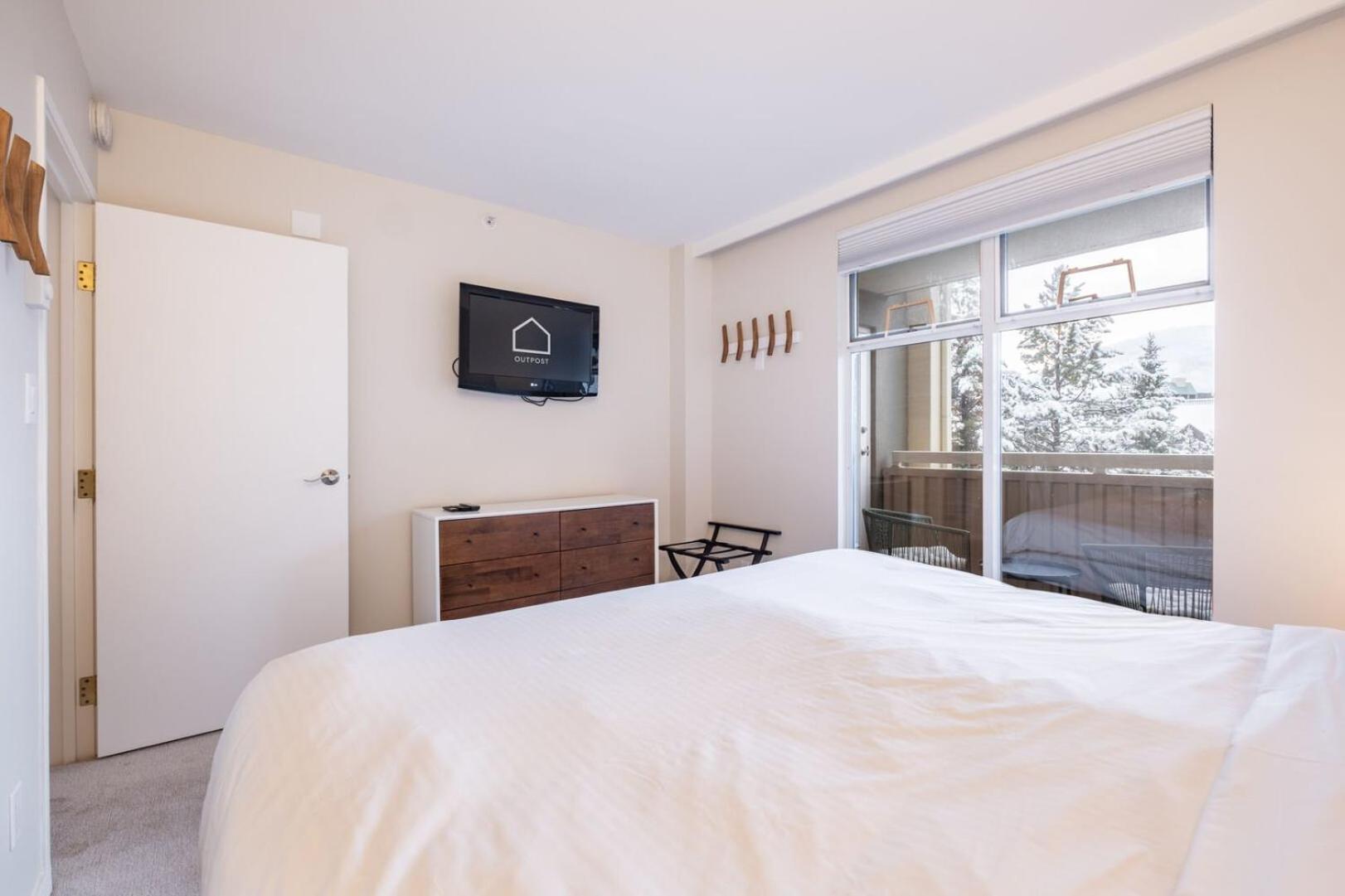 Woodrun By Outpost Whistler Villa Exterior photo